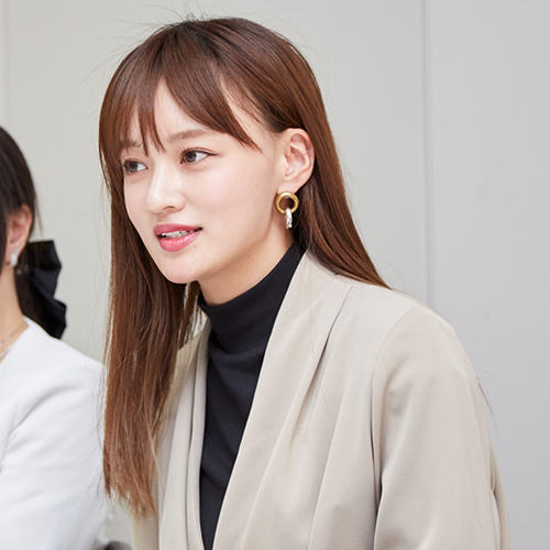 わたなべ麻衣さん