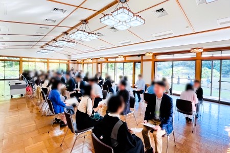 写真:1対1のトークタイムの様子