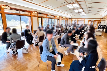 写真:1対1のトークタイムの様子