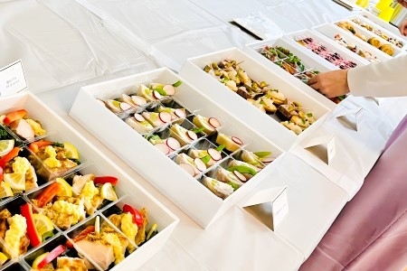 写真:交流プログラム ケータリングの様子